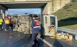 Minibüs Faciası: Bariyerlere Çarpıp Devrilen Araçta Ölü ve Yaralılar!