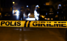 Kızını bıçaklayarak öldürdü