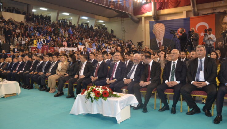 Adana’da Cumhur İttifakı’nın ilçe belediye başkan adayları tanıtıldı