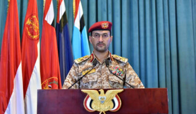 Husiler, iki ABD gemisini vurdu