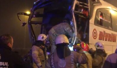 İstanbul’da yolcu otobüsü TIR’a çarptı: Yaralılar var