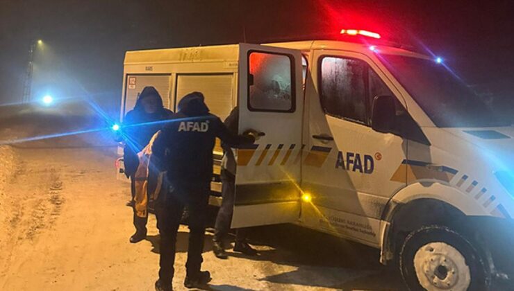 Kars’ta yoğun kar: Yolda mahsur kalan 110 kişi kurtarıldı