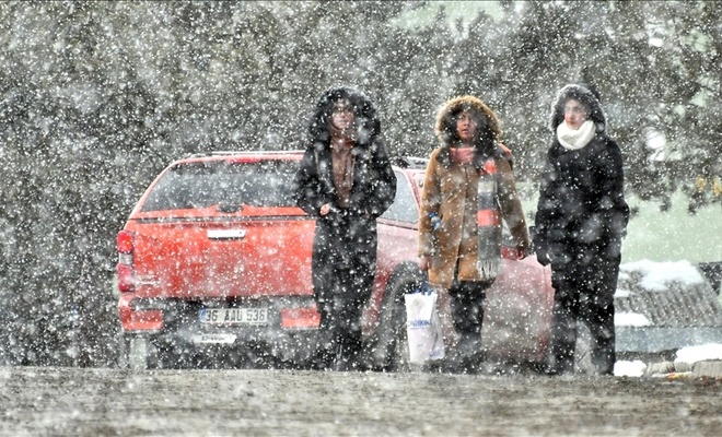 Kars’ta kar yağışı hayatı olumsuz etkiledi