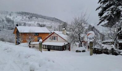 Sakarya’da yoğun kar: Kalınlık 1,5 metreyi buldu