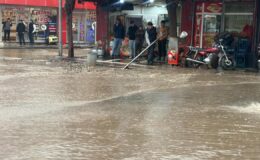 Şanlıurfa’da sağanak su baskınlarına neden oldu