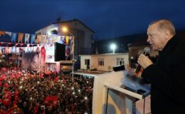 Cumhurbaşkanı Erdoğan: Depremin izlerini birer birer siliyoruz