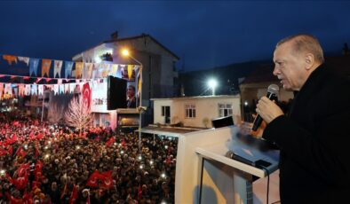 Cumhurbaşkanı Erdoğan: Depremin izlerini birer birer siliyoruz