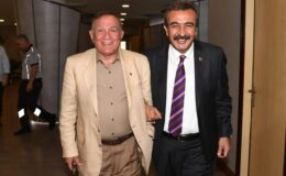 CHP’de istifalar sürüyor: Çetin ve Akay da istifa etti