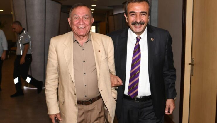 CHP’de istifalar sürüyor: Çetin ve Akay da istifa etti