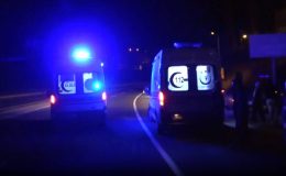 Tarsus’ta Elektrik Direğine Çarpan Panelvanda 2 Ölü, 3 Yaralı