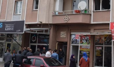 Bafra’da ev yangınında dumandan etkilenen bir kişi hastaneye kaldırıldı