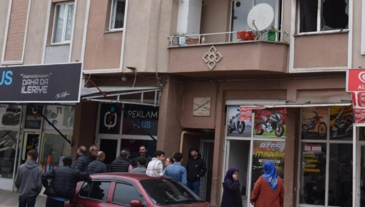 Bafra’da ev yangınında dumandan etkilenen bir kişi hastaneye kaldırıldı