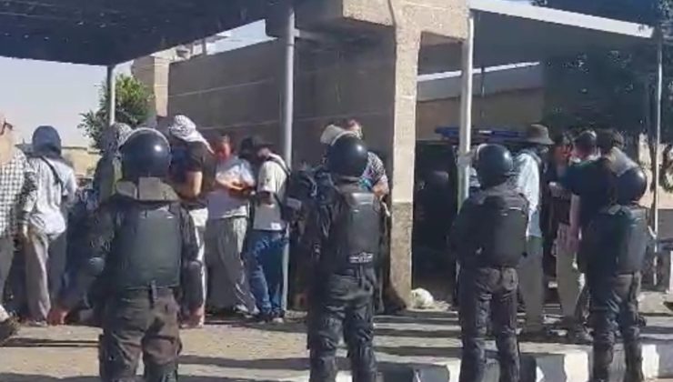 Mısır, Refah’a ilerleyen aktivistleri engelliyor