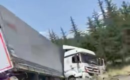 Kontrolden Çıkan Tır Şarampole Devrildi