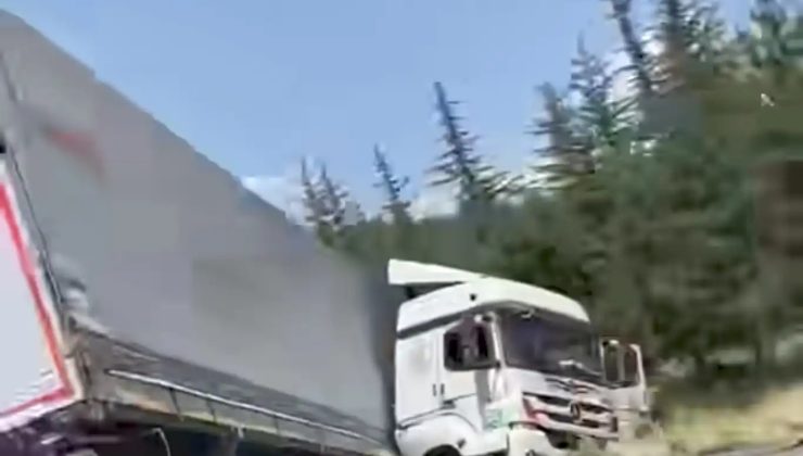 Kontrolden Çıkan Tır Şarampole Devrildi