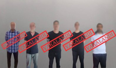 Kırmızı bültenle aranan 5 suçlu Türkiye’ye iade edildi