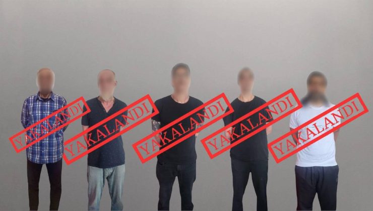Kırmızı bültenle aranan 5 suçlu Türkiye’ye iade edildi