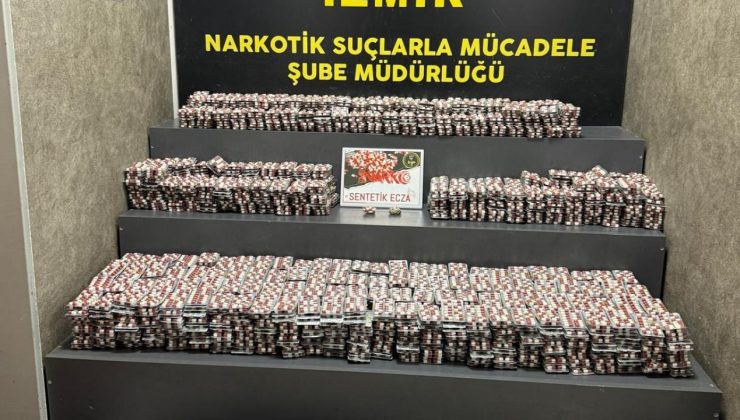İzmir’de 79 bin 854 sentetik ecza hapı ele geçirildi