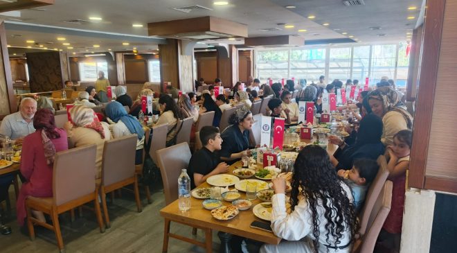 İyilik Derneği ve Yetim Vakfı Bayram Öncesi Çocukların Yüzünü Güldürdü