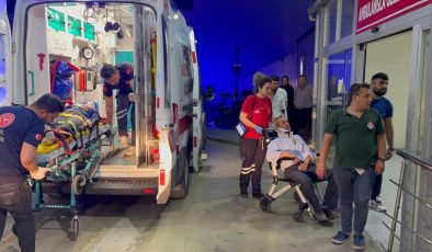 Adana’da traktörle otomobilin çarpıştığı kazada 4 kişi yaralandı